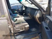 ✅ 2015 Ford Expedition XLT • VIN: 1FMJU1JTXFEF05087 • Lot: 43365384. Wystawiony na IAAI z przebiegiem 225 655 mil. Bezpłatny archiwum sprzedaży aukcyjnych z USA i szczegółowy raport historii pojazdu na DreamBid. Zdjęcie 5.