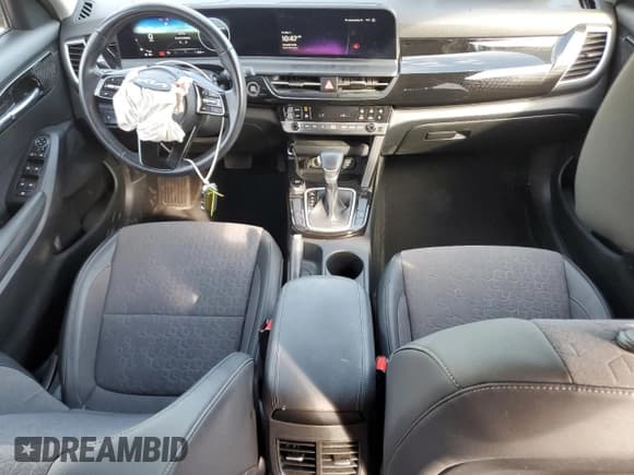 ✅ 2024 Kia Seltos S • VIN: KNDEU2AA2R7506415 • Лот: 91838515. Опубликован ранее на Copart с пробегом 25 109 миль. Бесплатный доступ к архиву аукционных продаж из США и подробный отчёт об истории автомобиля на DreamBid. Изображение 8.