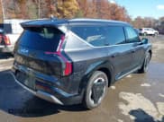 ✅ 2024 Kia EV9 Land • VIN: KNDADFS58R6039868 • Lot: 43524619. Wystawiony na IAAI z przebiegiem 6 696 mil. Bezpłatny archiwum sprzedaży aukcyjnych z USA i szczegółowy raport historii pojazdu na DreamBid. Zdjęcie 4.