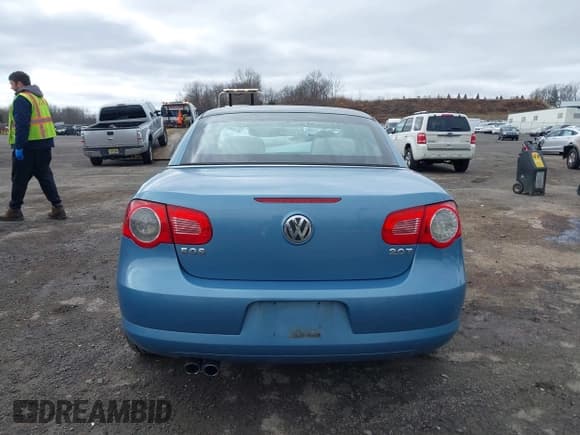 ✅ 2007 Volkswagen Eos 2.0T • VIN: WVWBA71F27V048078 • Лот: 41738948. Опубликован ранее на IAAI с пробегом 82 715 миль. Бесплатный доступ к архиву аукционных продаж из США и подробный отчёт об истории автомобиля на DreamBid. Изображение 16.