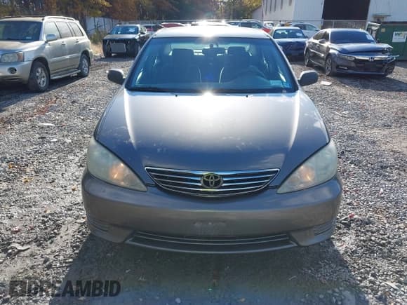 ✅ 2005 Toyota Camry STD • VIN: 4T1BE32K95U944627 • Lot: 43527213. Listed on IAAI with 180,200 mi. Free auction sales archive from the USA and detailed vehicle history report at DreamBid. Image 6.