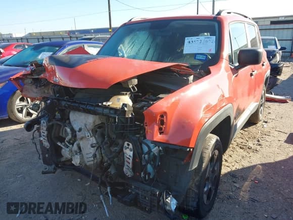 ✅ 2017 Jeep Renegade Sport • VIN: ZACCJBAB0HPG21086 • Lot: 43572267. Wystawiony na IAAI z przebiegiem 67 612 mil. Bezpłatny archiwum sprzedaży aukcyjnych z USA i szczegółowy raport historii pojazdu na DreamBid. Zdjęcie 2.