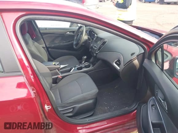 ✅ 2019 Chevrolet Cruze LT • VIN: 1G1BE5SM6K7101652 • Лот: 43258848. Опубликован ранее на IAAI с пробегом 58 247 миль. Бесплатный доступ к архиву аукционных продаж из США и подробный отчёт об истории автомобиля на DreamBid. Изображение 5.