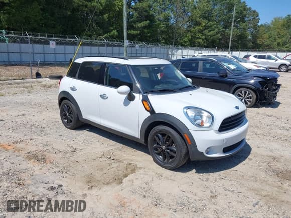 ✅ 2012 MINI Countryman • VIN: WMWZB3C52CWM30881 • Lot: 43094616. Wystawiony na IAAI z przebiegiem 96 412 mil. Bezpłatny archiwum sprzedaży aukcyjnych z USA i szczegółowy raport historii pojazdu na DreamBid. Zdjęcie 1.