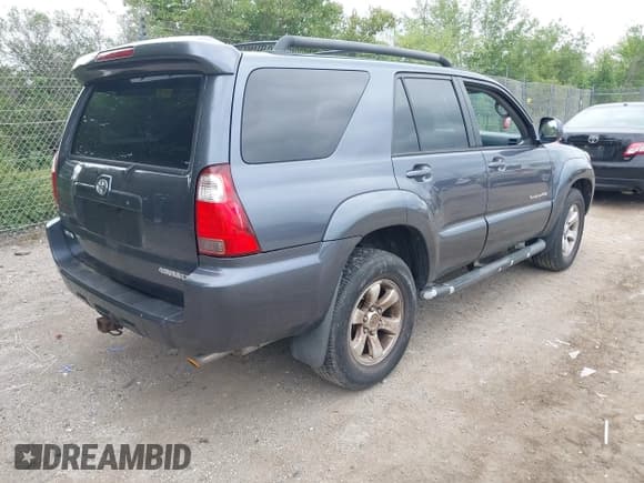 ✅ 2006 Toyota 4Runner SR5 • VIN: JTEBU14R560085627 • Лот: 42842320. Опубликован ранее на IAAI с пробегом 225 930 миль. Бесплатный доступ к архиву аукционных продаж из США и подробный отчёт об истории автомобиля на DreamBid. Изображение 4.