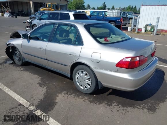 ✅ 1999 Honda Accord LX • VIN: JHMCG5545XC028563 • Lot: 42461054. Wystawiony na IAAI z przebiegiem 212 100 mil. Bezpłatny archiwum sprzedaży aukcyjnych z USA i szczegółowy raport historii pojazdu na DreamBid. Zdjęcie 3.