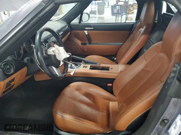 ✅ 2007 Mazda MX-5 Miata Grand Touring • VIN: JM1NC26F470129504 • Лот: 89441075. Опубликован ранее на Copart с пробегом 107 517 миль. Бесплатный доступ к архиву аукционных продаж из США и подробный отчёт об истории автомобиля на DreamBid. Изображение 7.