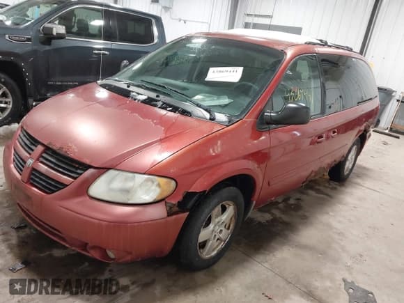 ✅ 2006 Dodge Grand Caravan SXT • VIN: 2D4GP44L06R901098 • Lot: 43869441. Listed on IAAI with 196,282 mi. Free auction sales archive from the USA and detailed vehicle history report at DreamBid. Image 2.