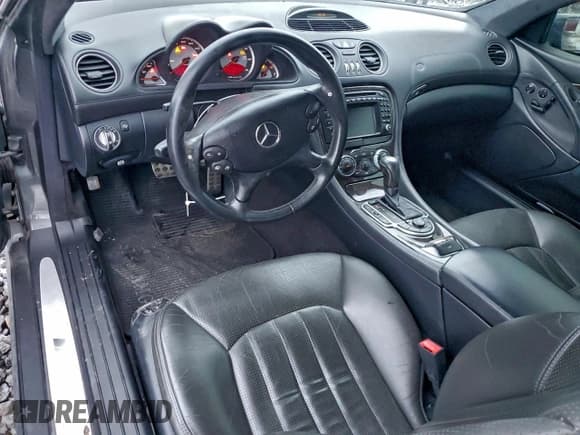 ✅ 2004 Mercedes-Benz SL 55/63 AMG • VIN: WDBSK74F24F065394 • Лот: 94816755. Опубликован ранее на Copart с пробегом Не указан. Бесплатный доступ к архиву аукционных продаж из США и подробный отчёт об истории автомобиля на DreamBid. Изображение 8.