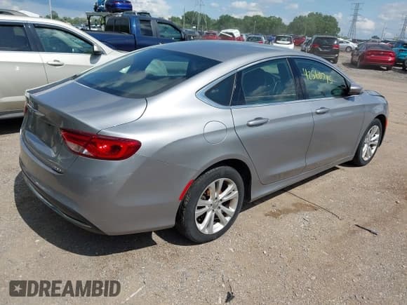 ✅ 2015 Chrysler 200 Limited • VIN: 1C3CCCAB1FN593471 • Lot: 42560795. Listed on IAAI with 231,005 mi. Free auction sales archive from the USA and detailed vehicle history report at DreamBid. Image 4.