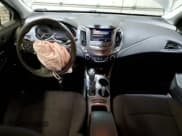 ✅ 2019 Chevrolet Cruze LT • VIN: 1G1BE5SM5K7104946 • Лот: 69846622. Опубликован ранее на Copart с пробегом 31 964 миль. Бесплатный доступ к архиву аукционных продаж из США и подробный отчёт об истории автомобиля на DreamBid. Изображение 8.