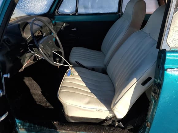 ✅ 1973 Volkswagen Beetle • VIN: 00000001532401296 • Lot: 88973165. Wystawiony na Copart z przebiegiem 8 743 mil. Bezpłatny archiwum sprzedaży aukcyjnych z USA i szczegółowy raport historii pojazdu na DreamBid. Zdjęcie 7.