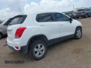 ✅ 2020 Chevrolet Trax LS • VIN: KL7CJKSB4LB042102 • Lot: 43098352. Wystawiony na IAAI z przebiegiem 42 059 mil. Bezpłatny archiwum sprzedaży aukcyjnych z USA i szczegółowy raport historii pojazdu na DreamBid. Zdjęcie 4.