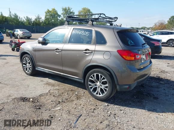 ✅ 2017 Mitsubishi Outlander SE • VIN: JA4AR3AW8HZ046272 • Lot: 43421805. Listed on IAAI with 173,043 mi. Free auction sales archive from the USA and detailed vehicle history report at DreamBid. Image 3.