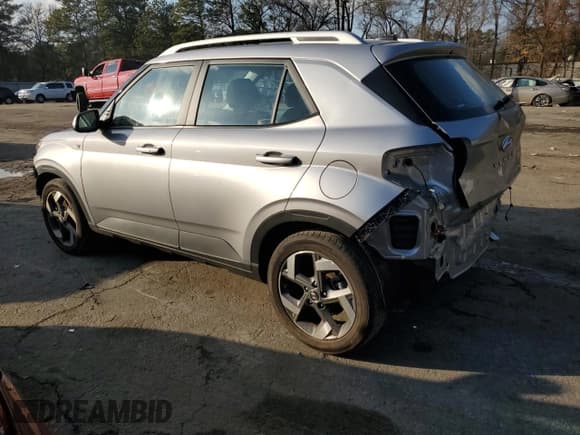 ✅ 2024 Hyundai Venue SEL • VIN: KMHRC8A37RU315997 • Lot: 43391845. Listed on Copart with 7,630 mi. Free auction sales archive from the USA and detailed vehicle history report at DreamBid. Image 2.