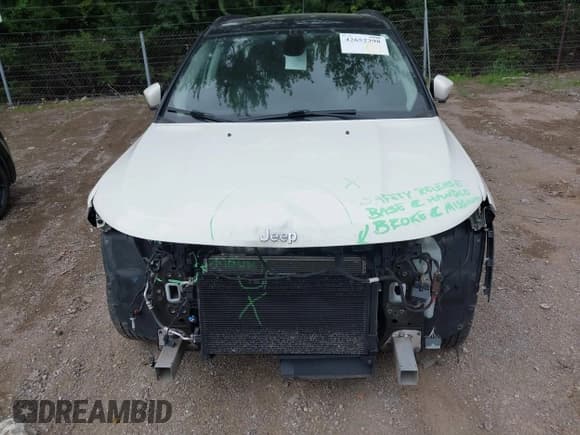 ✅ 2018 Jeep Compass Limited • VIN: 3C4NJCCB8JT286587 • Lot: 42652398. Listed on IAAI with 104,000 mi. Free auction sales archive from the USA and detailed vehicle history report at DreamBid. Image 6.