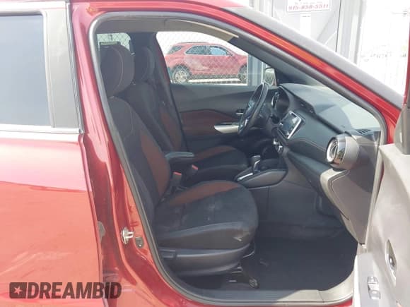 ✅ 2019 Nissan Kicks SV • VIN: 3N1CP5CU9KL558507 • Lot: 42483056. Wystawiony na IAAI z przebiegiem 100 376 mil. Bezpłatny archiwum sprzedaży aukcyjnych z USA i szczegółowy raport historii pojazdu na DreamBid. Zdjęcie 5.