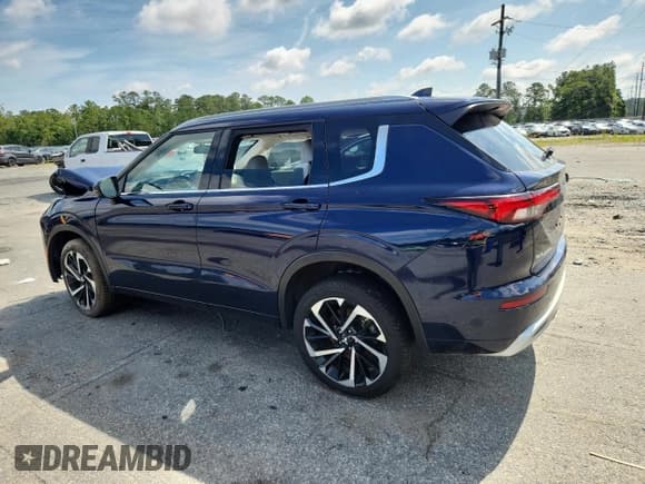 ✅ 2024 Mitsubishi Outlander SEL • VIN: JA4J3WA82RZ034916 • Lot: 59476885. Listed on Copart with 9,704 mi. Free auction sales archive from the USA and detailed vehicle history report at DreamBid. Image 2.