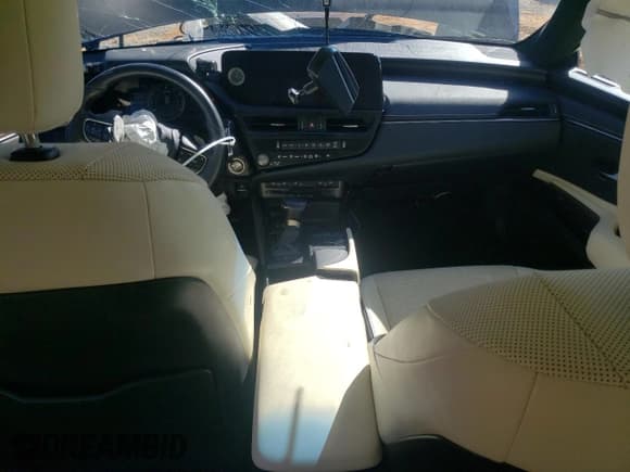 ✅ 2022 Lexus ES 350 • VIN: 58ADZ1B1XNU116930 • Lot: 85838005. Listed on Copart with 51,439 mi. Free auction sales archive from the USA and detailed vehicle history report at DreamBid. Image 8.