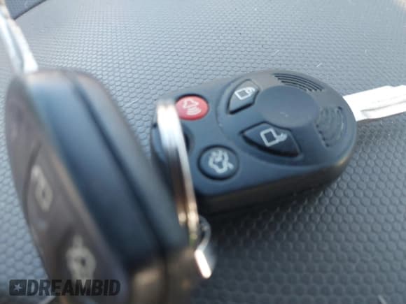 ✅ 2011 Ford Escape XLS • VIN: 1FMCU0C73BKB13308 • Лот: 43870279. Опубликован ранее на IAAI с пробегом 352 037 миль. Бесплатный доступ к архиву аукционных продаж из США и подробный отчёт об истории автомобиля на DreamBid. Изображение 11.