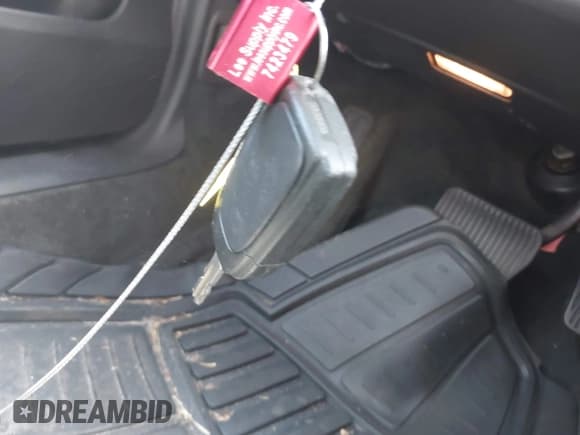 ✅ 2004 Volvo S80 • VIN: YV1TS91Z641363812 • Lot: 42772130. Listed on IAAI with 149,543 mi. Free auction sales archive from the USA and detailed vehicle history report at DreamBid. Image 11.