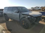 ✅ 2023 Rivian R1S Adventure • VIN: 7PDSGABA0PN022442 • Lot: 72570564. Wystawiony na Copart z przebiegiem 8 648 mil. Bezpłatny archiwum sprzedaży aukcyjnych z USA i szczegółowy raport historii pojazdu na DreamBid. Zdjęcie 4.