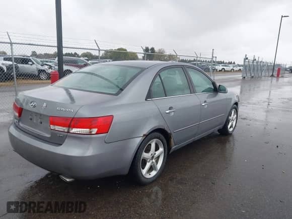 2006 Hyundai Sonata GLS with VIN 5NPEU46FX6H049361, listed as a IAAI auction lot 43487963 with 182,569 mi miles and . Bid and sale history available at DreamBid. Image 4.
