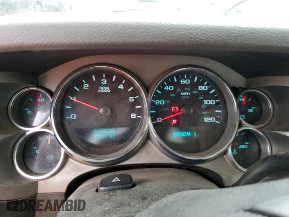 ✅ 2009 GMC Sierra 1500 • VIN: 1GDHC44K29F129330 • Лот: 83868364. Опубликован ранее на Copart с пробегом 98 265 миль. Бесплатный доступ к архиву аукционных продаж из США и подробный отчёт об истории автомобиля на DreamBid. Изображение 9.