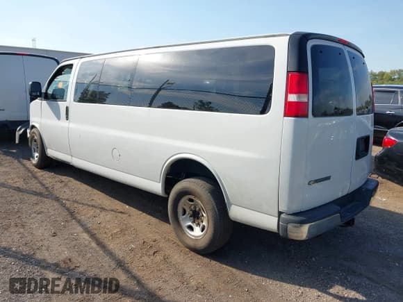 ✅ 2019 Chevrolet Express Passenger LT • VIN: 1GAZGPFG0K1169389 • Lot: 43116990. Wystawiony na IAAI z przebiegiem Nie podano. Bezpłatny archiwum sprzedaży aukcyjnych z USA i szczegółowy raport historii pojazdu na DreamBid. Zdjęcie 3.
