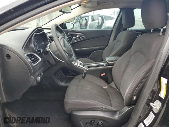 ✅ 2015 Chrysler 200 Limited • VIN: 1C3CCCAB0FN646046 • Lot: 63771975. Wystawiony na Copart z przebiegiem 134 847 mil. Bezpłatny archiwum sprzedaży aukcyjnych z USA i szczegółowy raport historii pojazdu na DreamBid. Zdjęcie 7.