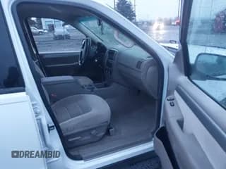 ✅ 2004 Ford Explorer XLT • VIN: 1FMZU73KX4UB05088 • Lot: 43774611. Wystawiony na IAAI z przebiegiem 212 536 mil. Bezpłatny archiwum sprzedaży aukcyjnych z USA i szczegółowy raport historii pojazdu na DreamBid. Zdjęcie 5.