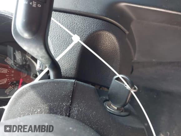 ✅ 2005 Ford Mustang Deluxe • VIN: 1ZVFT80N155168894 • Lot: 42331054. Listed on IAAI with 194,939 mi. Free auction sales archive from the USA and detailed vehicle history report at DreamBid. Image 11.