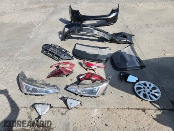 2019 Hyundai Elantra SE z VIN KMHD74LF9KU778258, wystawiony jako Copart lot #69585105 z przebiegiem 72 025 mil mil oraz Szkoda całkowita • Salvage title. Historia ofert i sprzedaży dostępna na DreamBid. Obrazek 12.