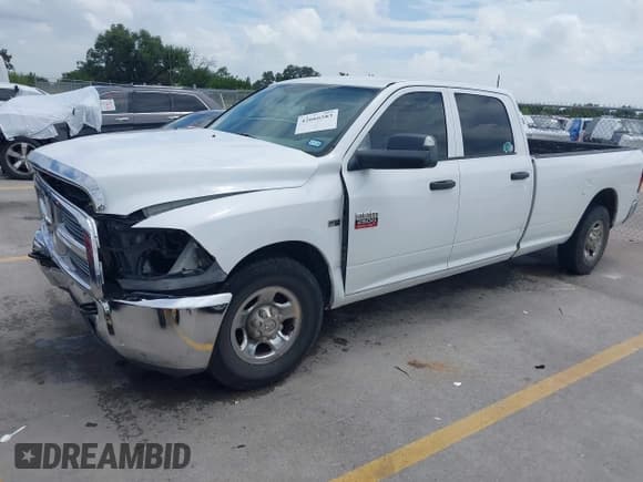 ✅ 2011 Ram 2500 ST • VIN: 3D7TP2CTXBG529082 • Лот: 42666583. Опубликован ранее на IAAI с пробегом 299 621 миль. Бесплатный доступ к архиву аукционных продаж из США и подробный отчёт об истории автомобиля на DreamBid. Изображение 2.