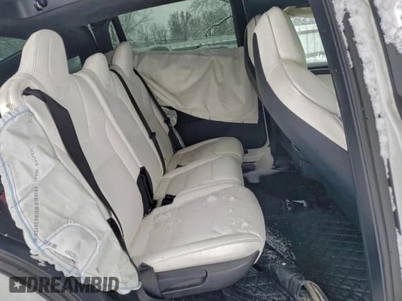 ✅ 2017 Tesla Model X 90D • VIN: 5YJXCDE27HF078196 • Lot: 94971435. Wystawiony na Copart z przebiegiem Nie podano. Bezpłatny archiwum sprzedaży aukcyjnych z USA i szczegółowy raport historii pojazdu na DreamBid. Zdjęcie 11.