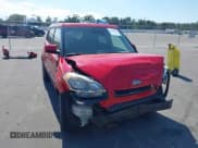 ✅ 2013 Kia Soul • VIN: KNDJT2A55D7593143 • Lot: 43486128. Wystawiony na IAAI z przebiegiem 128 286 mil. Bezpłatny archiwum sprzedaży aukcyjnych z USA i szczegółowy raport historii pojazdu na DreamBid. Zdjęcie 6.