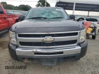 ✅ 2011 Chevrolet Silverado 1500 LS • VIN: 1GCRKREA1BZ325505 • Lot: 70186444. Listed on Copart with 210,684 mi. Free auction sales archive from the USA and detailed vehicle history report at DreamBid. Image 5.
