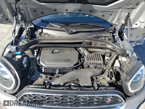 ✅ 2024 MINI Countryman Cooper S • VIN: WMZ83BR08R3S16831 • Lot: 79364014. Listed on Copart with 10,125 mi. Free auction sales archive from the USA and detailed vehicle history report at DreamBid. Image 12.