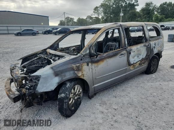 ✅ 2015 Dodge Grand Caravan SE • VIN: 2C4RDGBG3FR524577 • Lot: 82242265. Wystawiony na Copart z przebiegiem Nie podano. Bezpłatny archiwum sprzedaży aukcyjnych z USA i szczegółowy raport historii pojazdu na DreamBid. Zdjęcie 1.