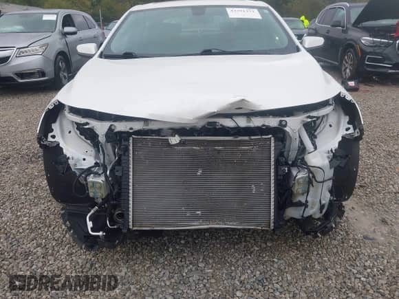 ✅ 2018 Chevrolet Malibu Premier • VIN: 1G1ZE5SXXJF242012 • Lot: 43391372. Wystawiony na IAAI z przebiegiem 75 867 mil mil. Skorzystaj z bezpłatnego archiwum sprzedaży aukcyjnych z USA i zobacz szczegółowy raport historii pojazdu na DreamBid. Zdjęcie 6.