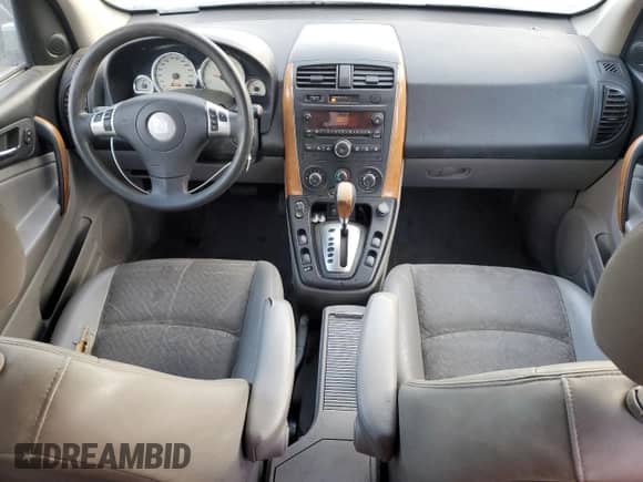 2007 Saturn VUE V6 z VIN 5GZCZ534X7S865182, wystawiony jako Copart lot #43450535 z przebiegiem 195 547 mil mil oraz Czysty tytuł • Clean title. Historia ofert i sprzedaży dostępna na DreamBid. Obrazek 8.