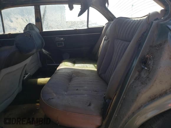 ✅ 1974 Jaguar XJ • VIN: UE2T52398 • Lot: 59589415. Listed on Copart with 93,740 mi. Free auction sales archive from the USA and detailed vehicle history report at DreamBid. Image 10.