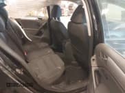 ✅ 2013 Volkswagen Golf TDI w/Sunroof & Nav • VIN: WVWNM7AJ1DW009528 • Lot: 43574818. Wystawiony na IAAI z przebiegiem 81 377 mil. Bezpłatny archiwum sprzedaży aukcyjnych z USA i szczegółowy raport historii pojazdu na DreamBid. Zdjęcie 8.