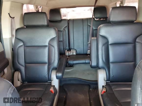 2020 Chevrolet Suburban Premier с VIN 1GNSCJKCXLR208102, выставлен на аукционе Copart как лот 86571624 с пробегом 246 214 миль миль и На запчасти • Non repairable. История ставок и продаж доступна на DreamBid. Изображение 10.