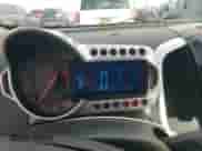 2015 Chevrolet Sonic RS z VIN 1G1JG6SB1F4169374, wystawiony jako Copart lot #41807954 z przebiegiem 82 660 mil mil oraz Szkoda całkowita • Salvage title. Historia ofert i sprzedaży dostępna na DreamBid. Obrazek 9.