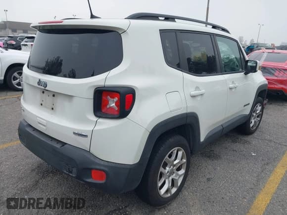 ✅ 2018 Jeep Renegade Latitude • VIN: ZACCJBBB7JPJ30032 • Lot: 43408219. Wystawiony na IAAI z przebiegiem 54 791 mil. Bezpłatny archiwum sprzedaży aukcyjnych z USA i szczegółowy raport historii pojazdu na DreamBid. Zdjęcie 4.