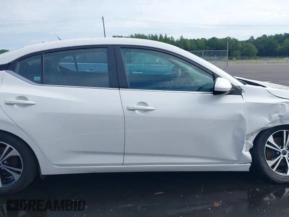 ✅ 2022 Nissan Sentra SV • VIN: 3N1AB8CVXNY298920 • Lot: 42960215. Wystawiony na IAAI z przebiegiem 38 288 mil. Bezpłatny archiwum sprzedaży aukcyjnych z USA i szczegółowy raport historii pojazdu na DreamBid. Zdjęcie 13.
