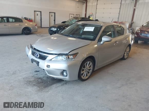 ✅ 2012 Lexus CT 200h Premium • VIN: JTHKD5BH5C2080691 • Лот: 43093592. Опубликован ранее на IAAI с пробегом 114 226 миль. Бесплатный доступ к архиву аукционных продаж из США и подробный отчёт об истории автомобиля на DreamBid. Изображение 2.