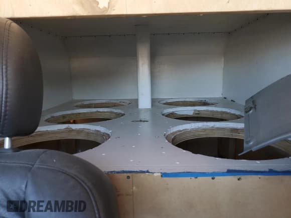 ✅ 1990 GMC Jimmy • VIN: 1GKEV18K4LF509467 • Lot: 52405495. Wystawiony na Copart z przebiegiem 409 007 mil. Bezpłatny archiwum sprzedaży aukcyjnych z USA i szczegółowy raport historii pojazdu na DreamBid. Zdjęcie 10.