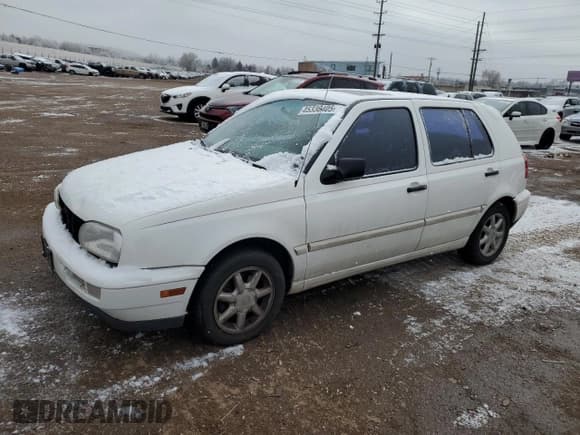 ✅ 1997 Volkswagen Golf • VIN: 3VWFA81H5VM008980 • Лот: 45336405. Опубликован ранее на Copart с пробегом 119 529 миль. Бесплатный доступ к архиву аукционных продаж из США и подробный отчёт об истории автомобиля на DreamBid. Изображение 1.